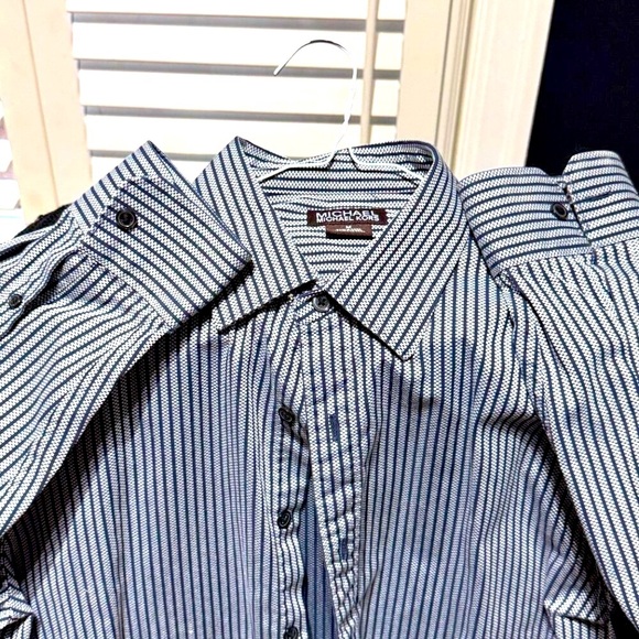 ✨ Vintage Charm Meets Modern Elegance – Michael Kors Men’s Striped Dress Shirt ✨ - Picture 8 of 14